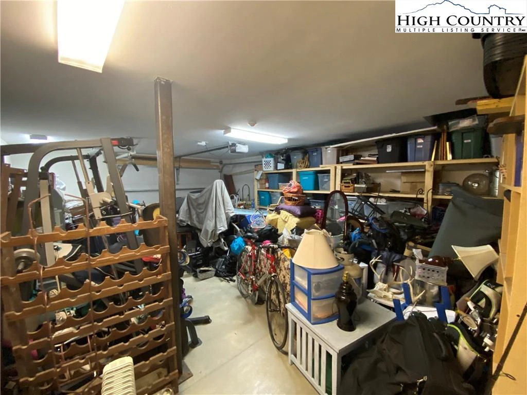 Image number 18 for the current listing