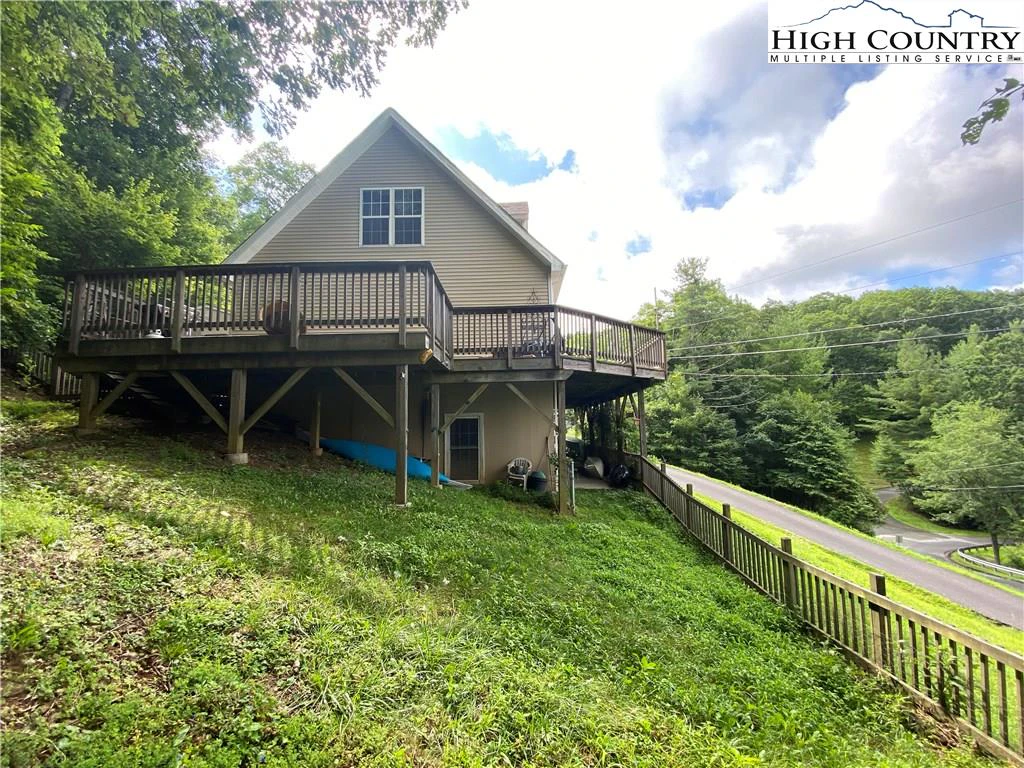 Image number 19 for the current listing