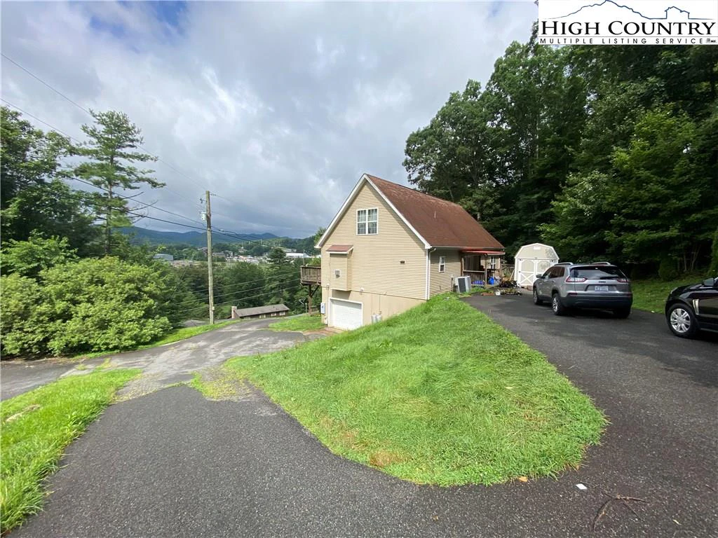 Image number 21 for the current listing