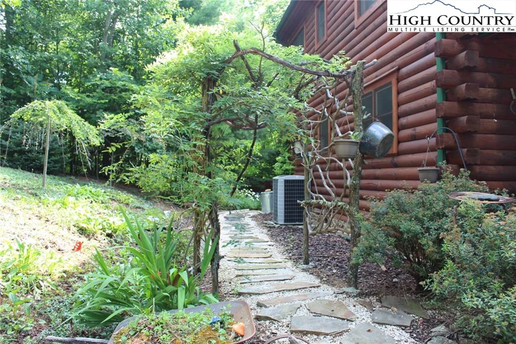 Image number 6 for the current listing
