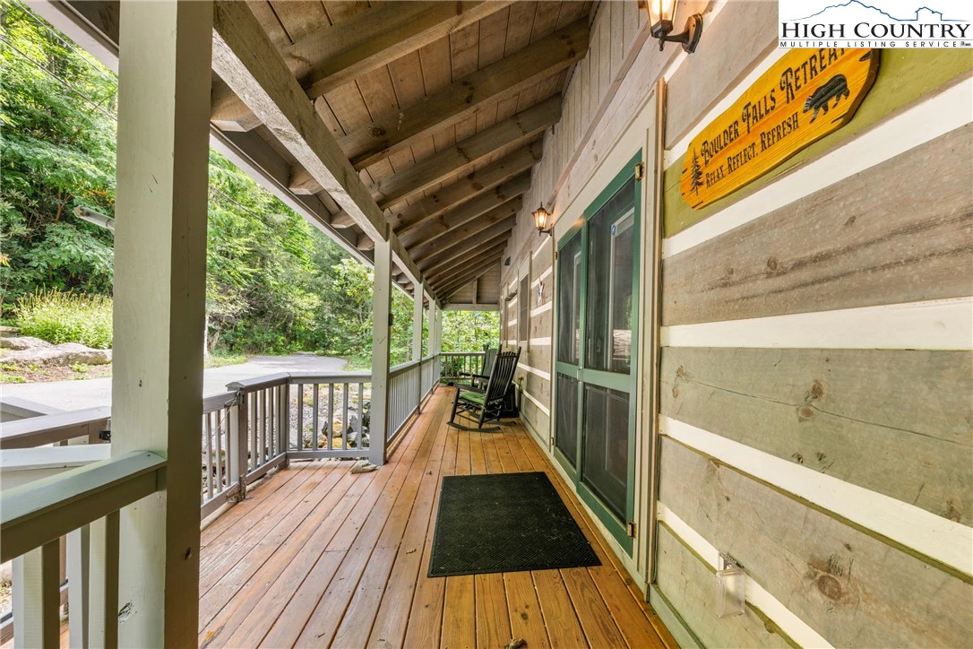 Image number 16 for the current listing
