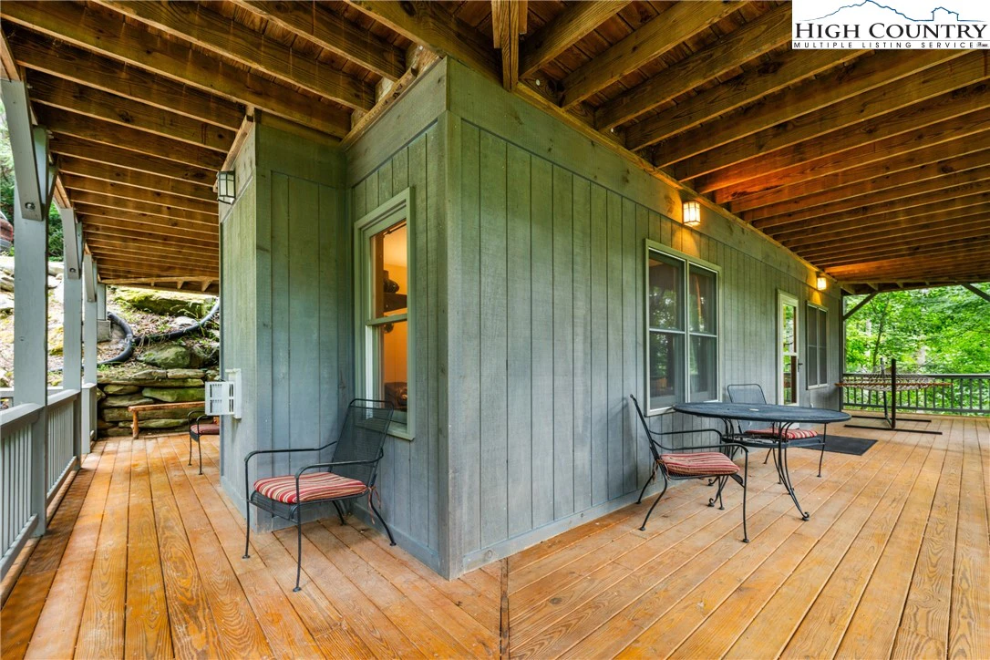 Image number 11 for the current listing