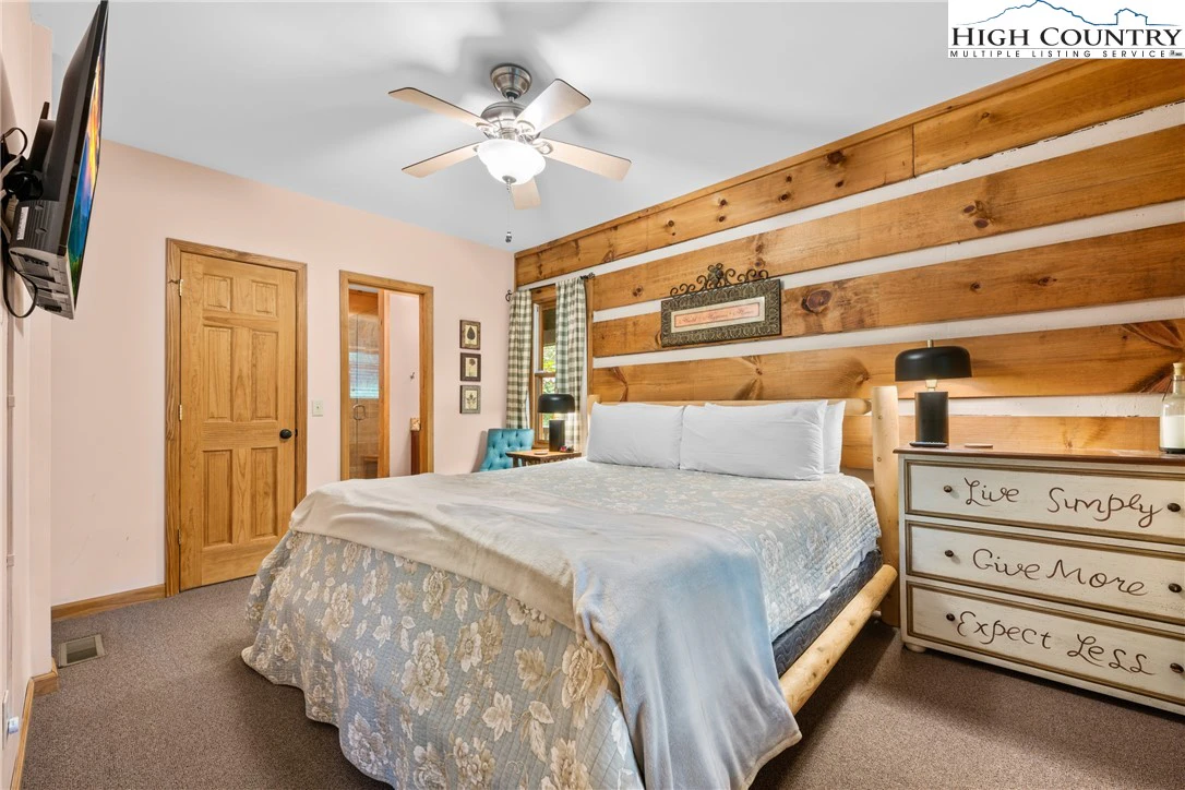 Image number 4 for the current listing