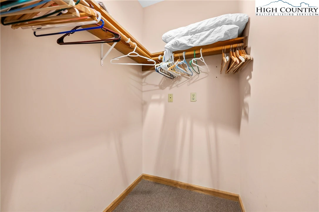 Image number 1 for the current listing