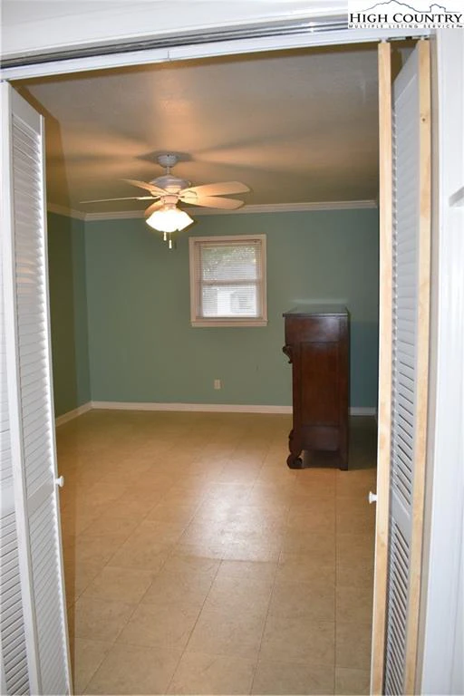 Image number 7 for the current listing