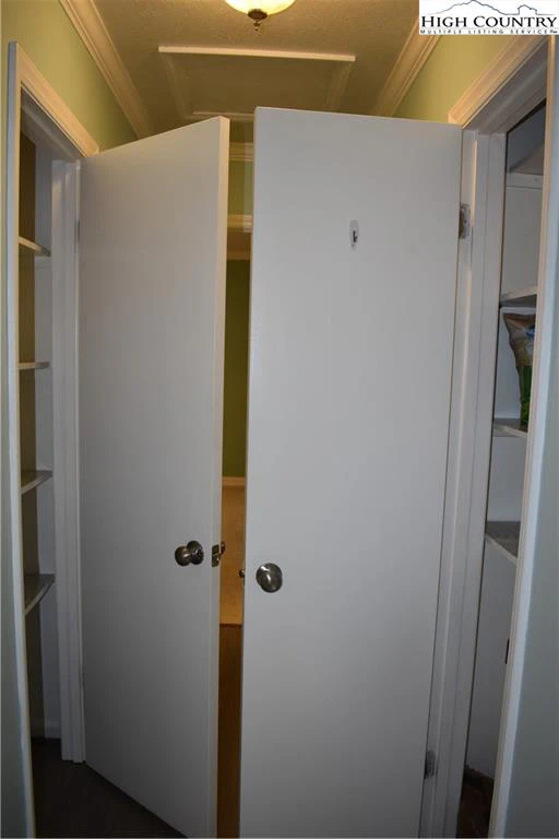 Image number 11 for the current listing