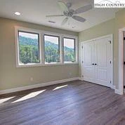 Image number 7 for the current listing