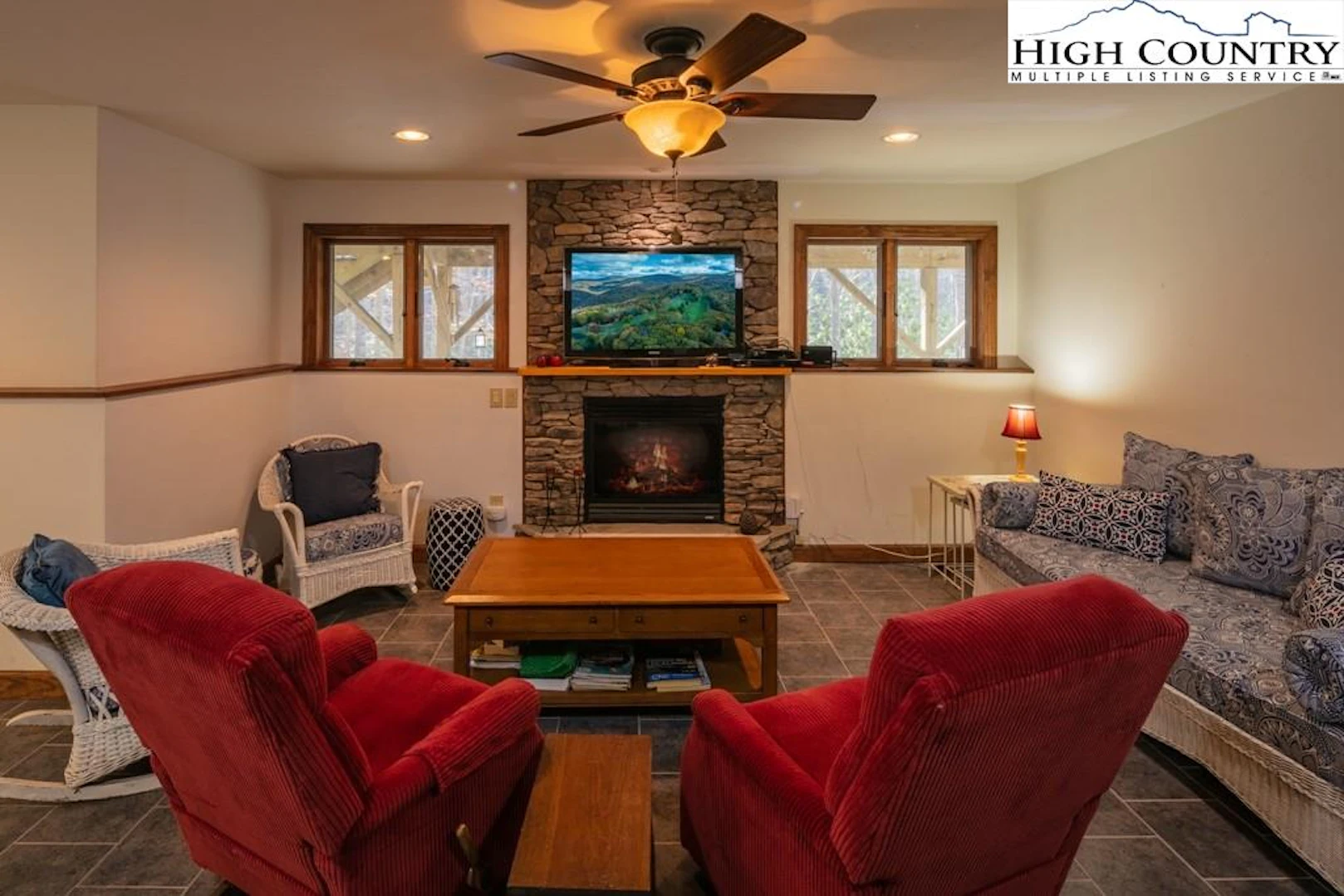 Image number 3 for the current listing