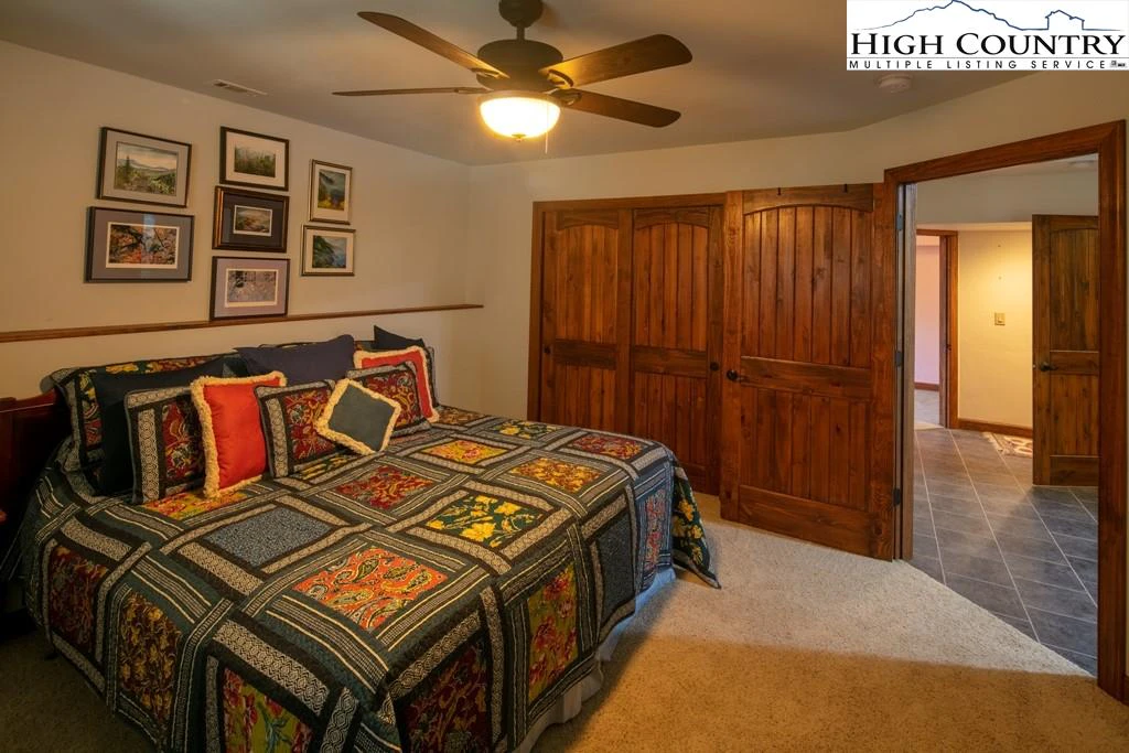 Image number 5 for the current listing