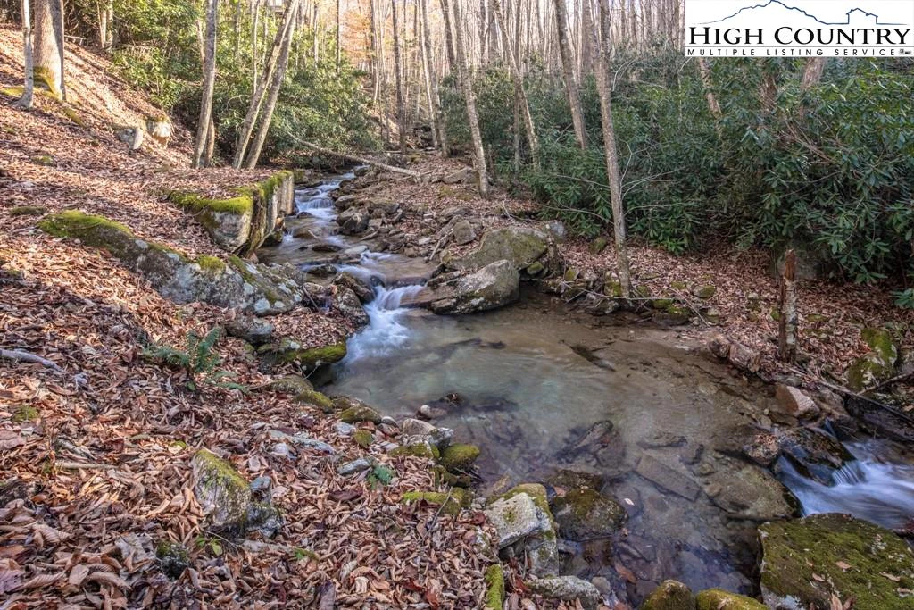 Image number 20 for the current listing