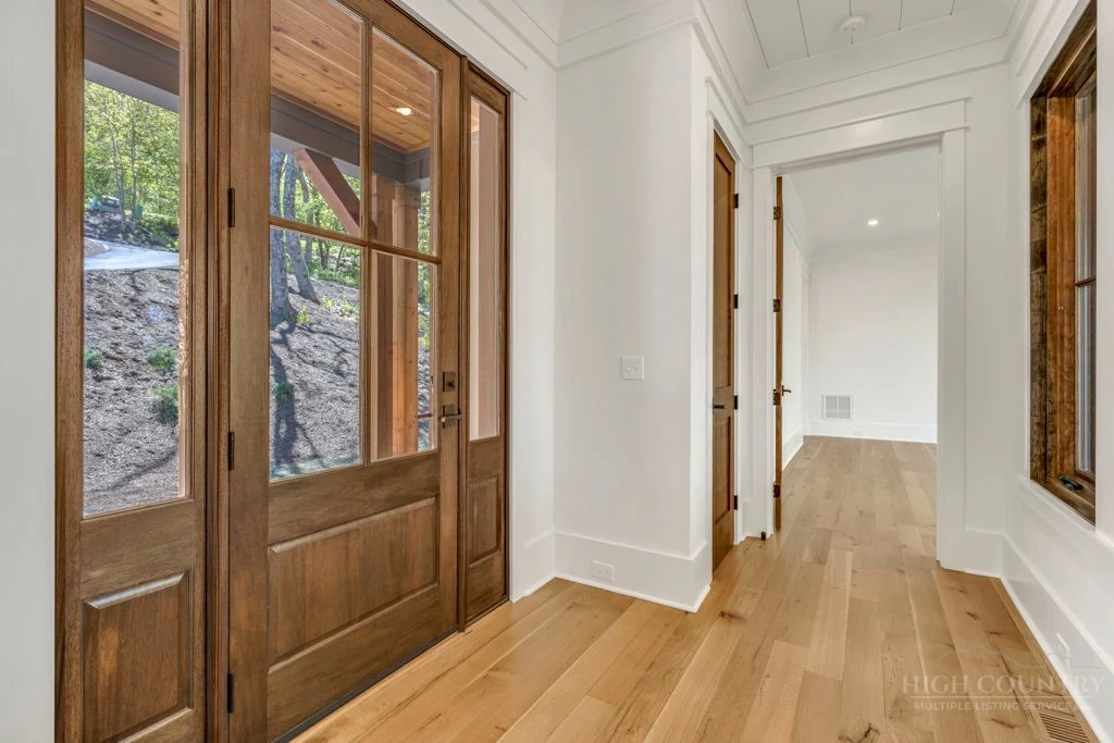Image number 6 for the current listing