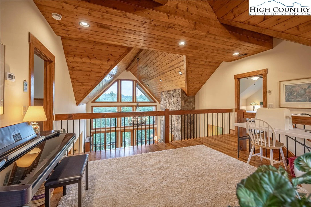 Image number 6 for the current listing