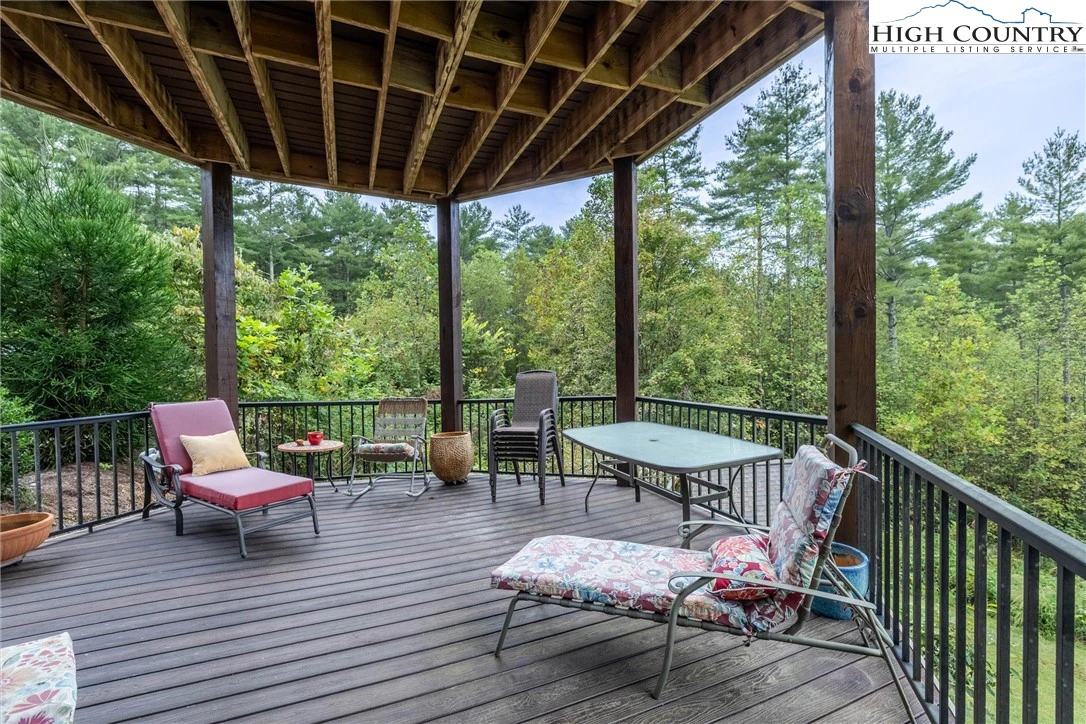 Image number 15 for the current listing