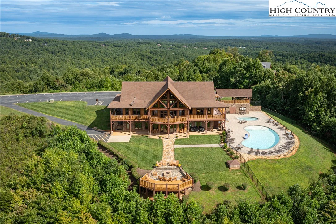 Image number 18 for the current listing