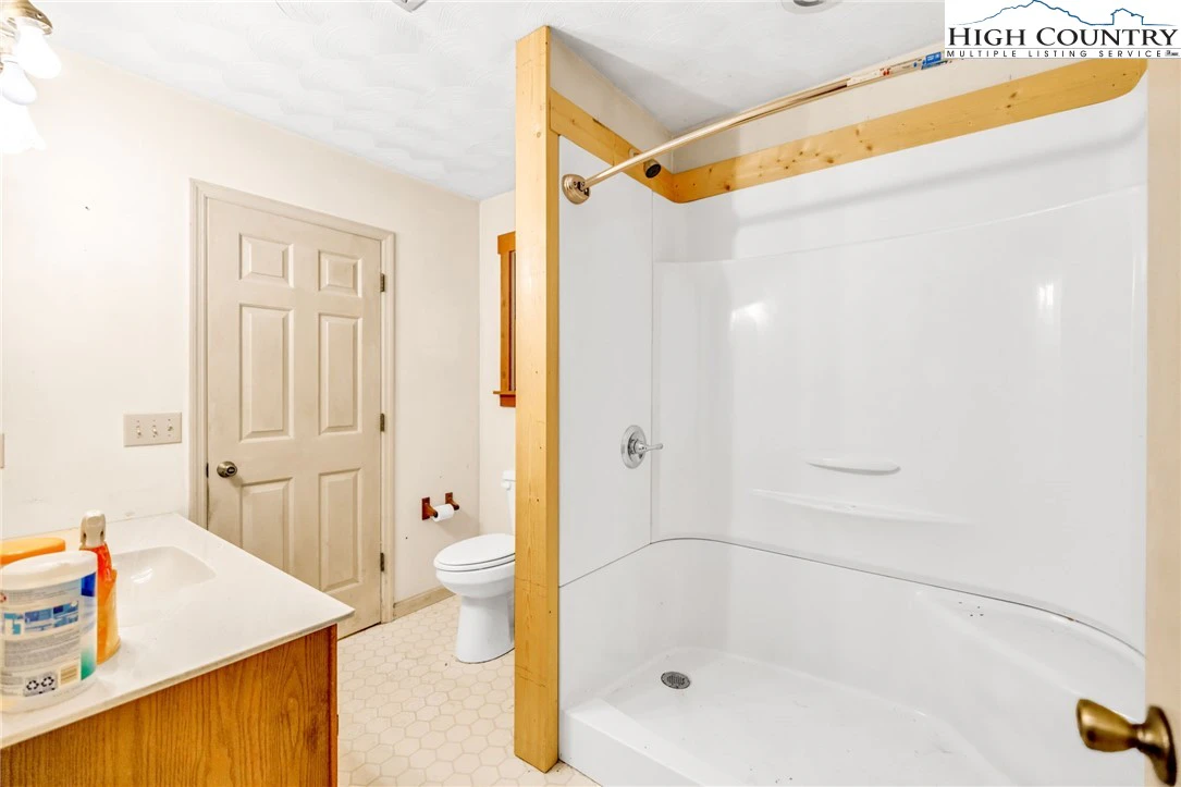 Image number 11 for the current listing
