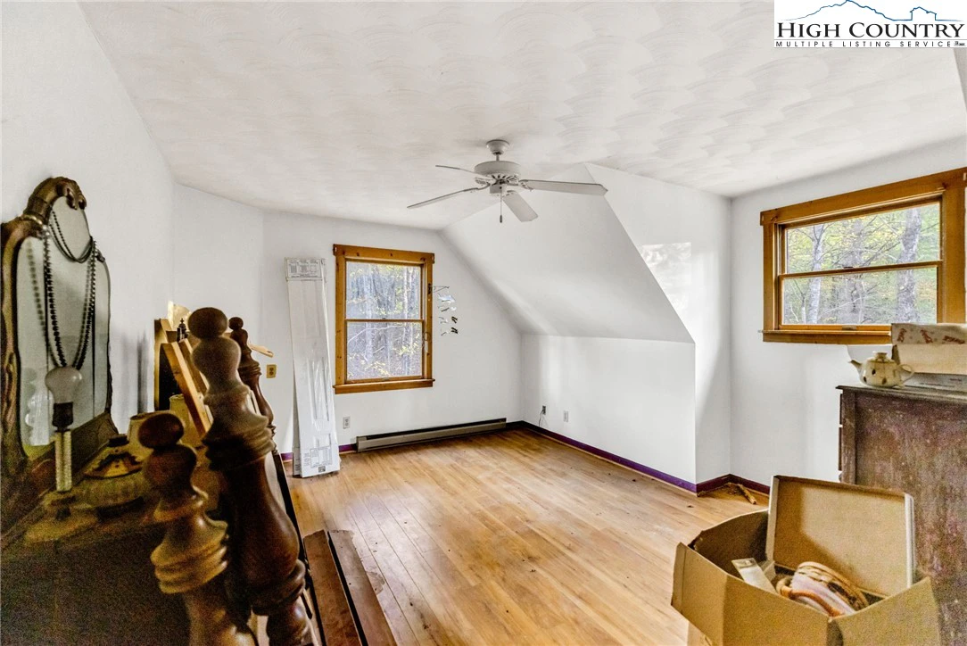 Image number 10 for the current listing