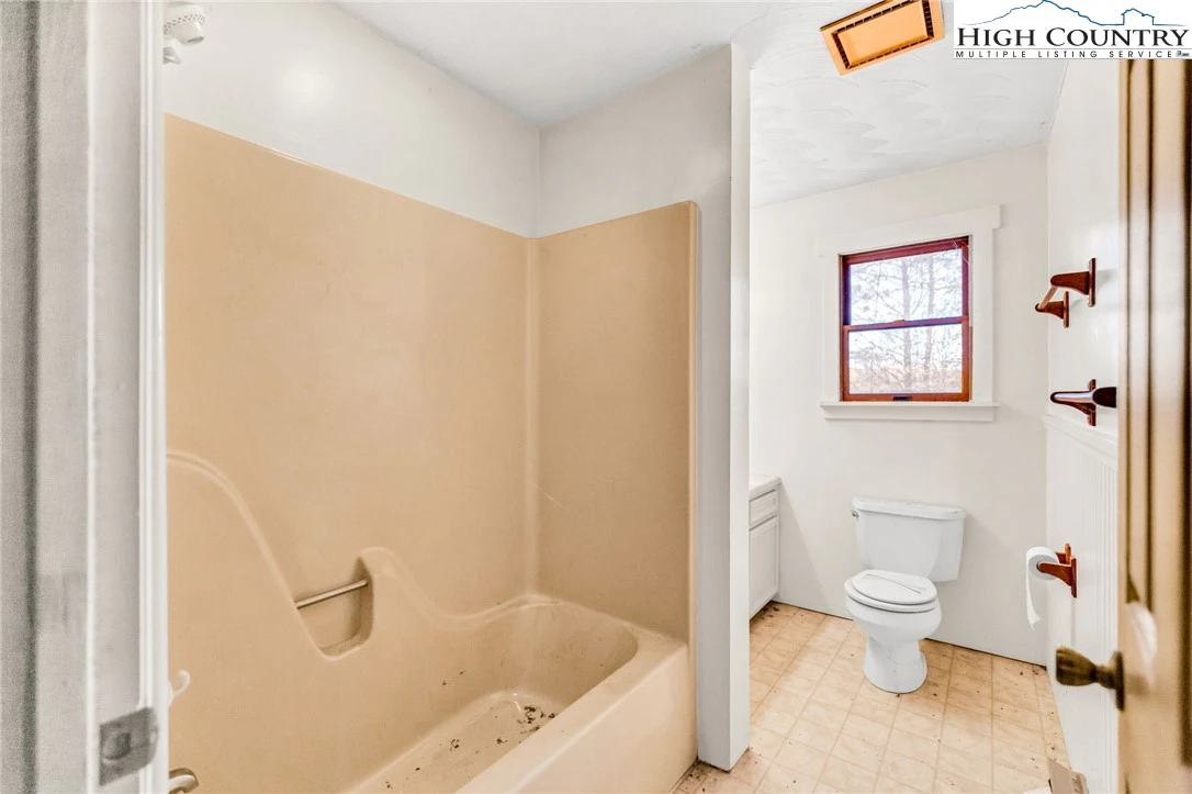 Image number 12 for the current listing