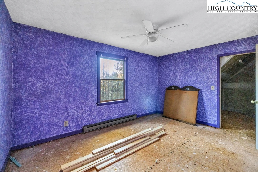 Image number 14 for the current listing