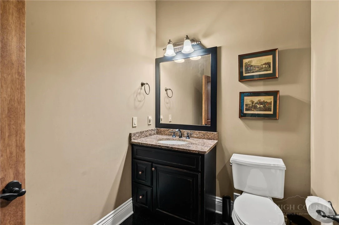 Image number 19 for the current listing