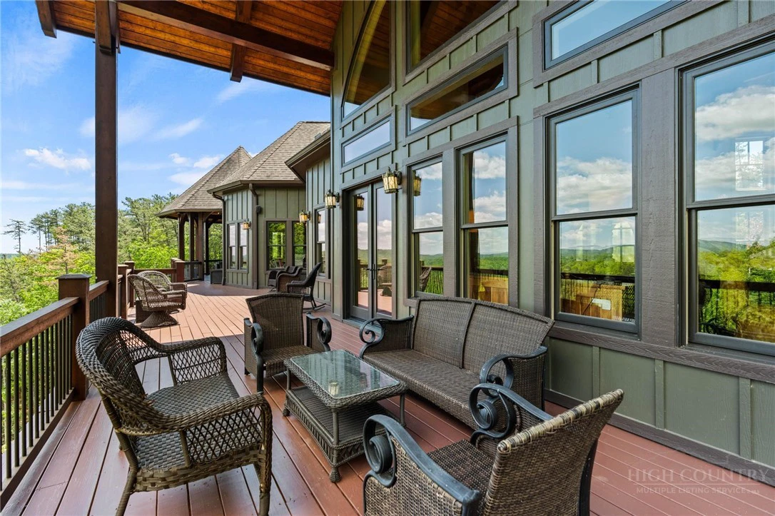 Image number 2 for the current listing
