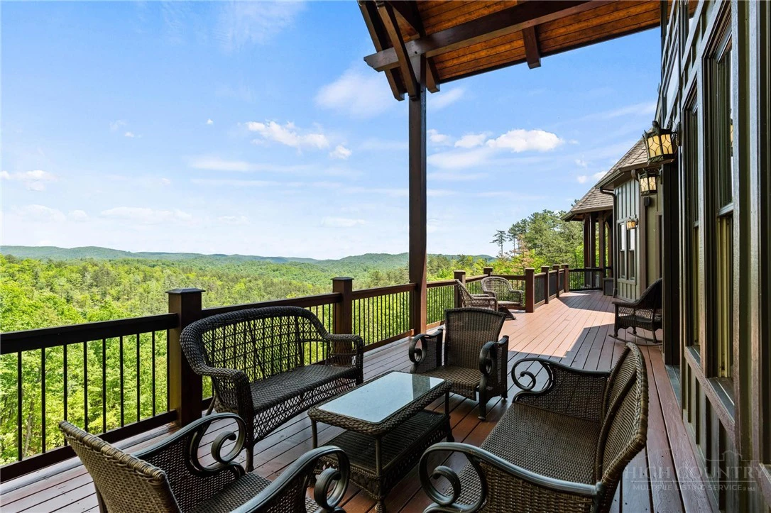 Image number 15 for the current listing