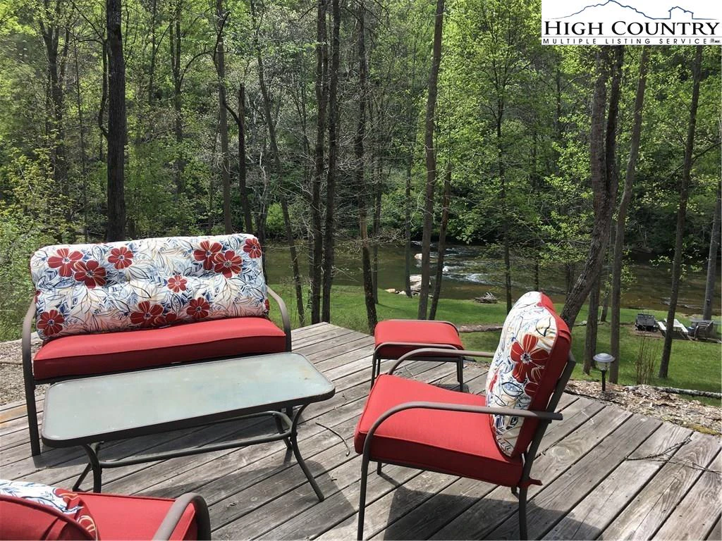 Image number 11 for the current listing