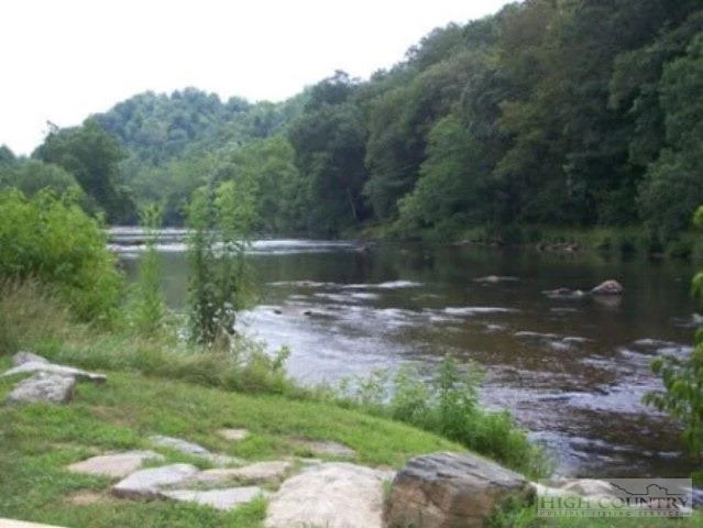 Image number 3 for the current listing