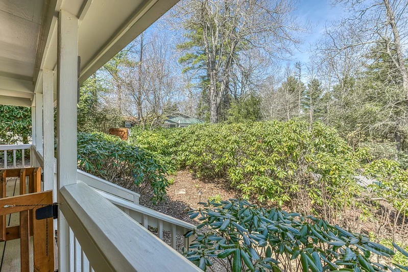 Image number 19 for the current listing