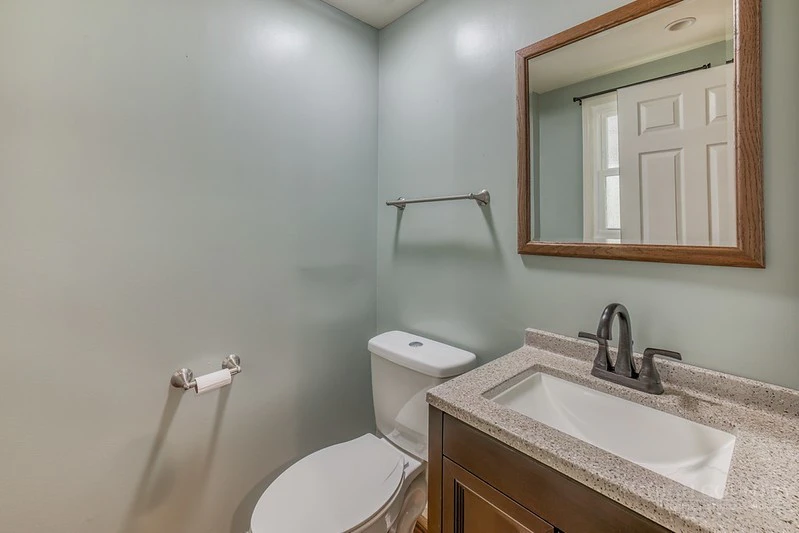 Image number 2 for the current listing