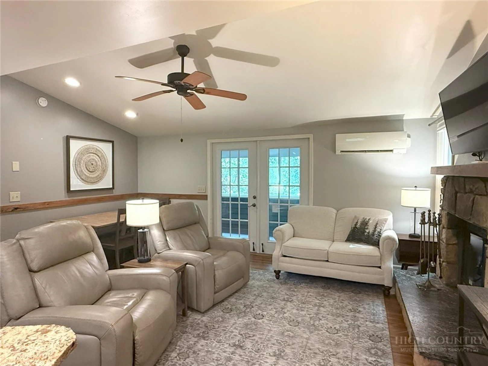 Image number 2 for the current listing