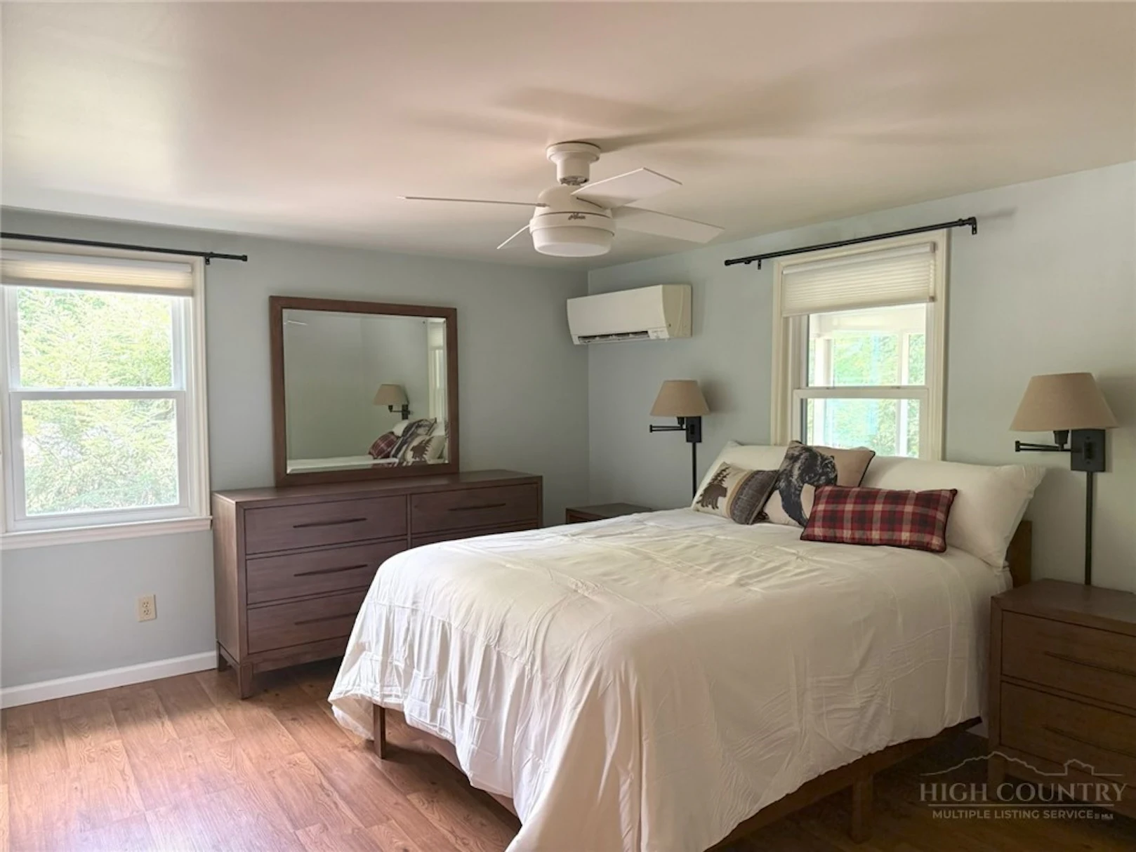 Image number 5 for the current listing