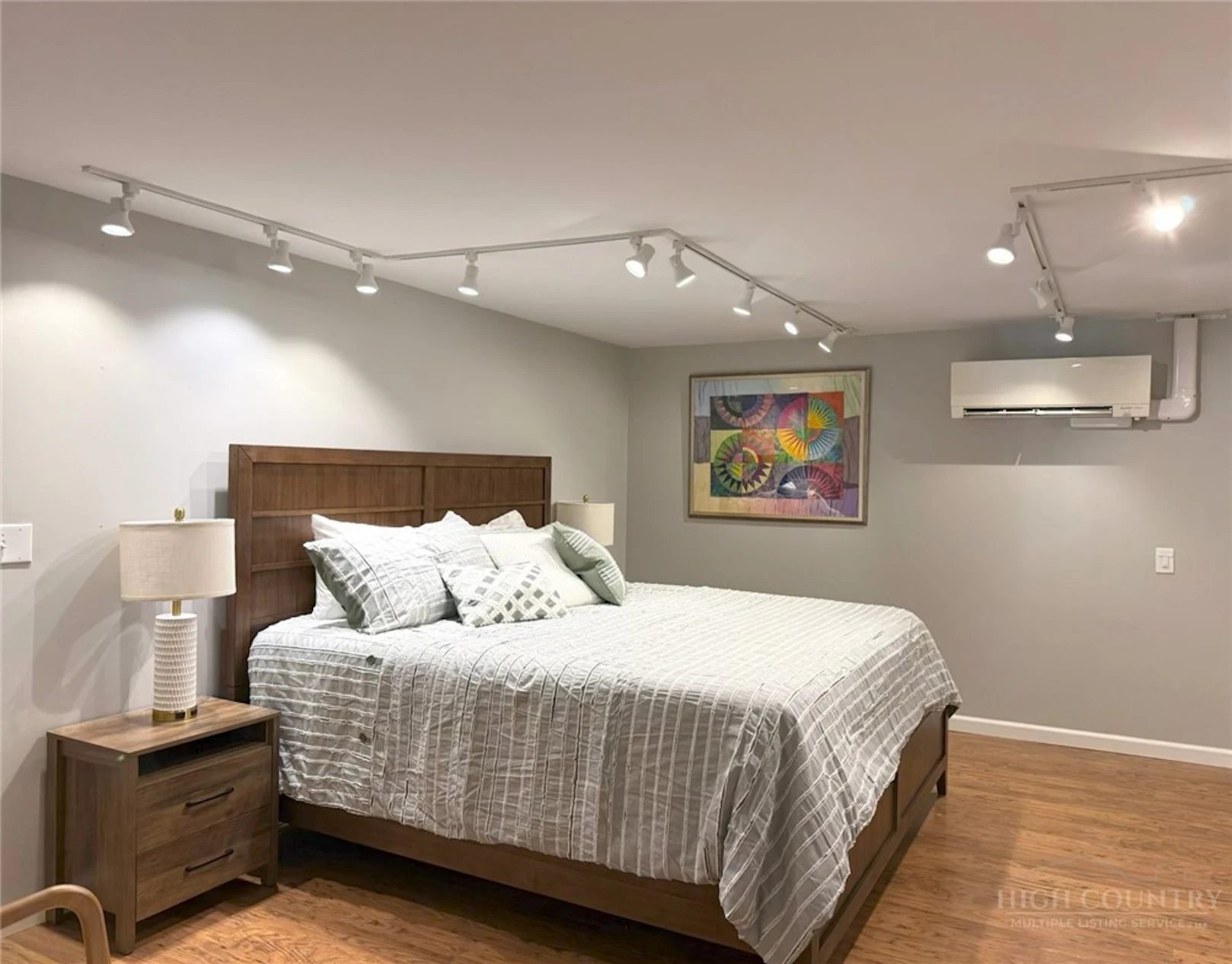 Image number 8 for the current listing