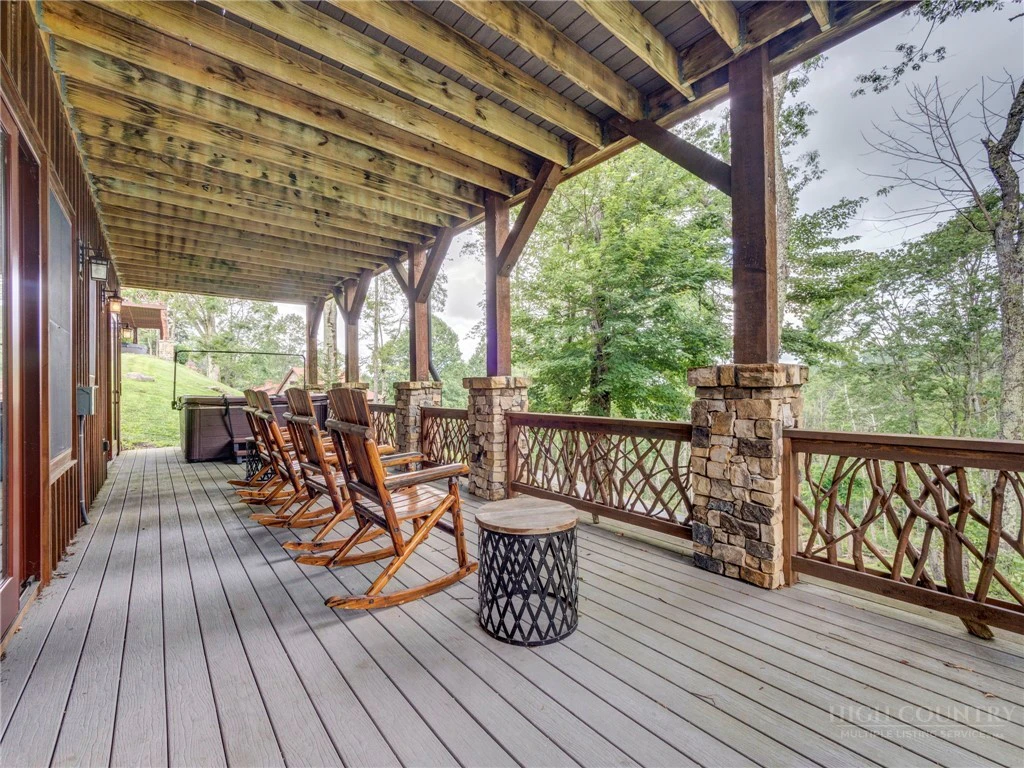 Image number 2 for the current listing