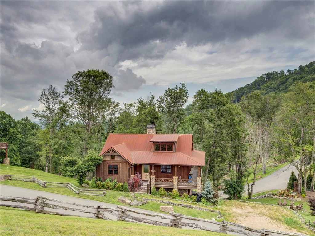 Image number 18 for the current listing