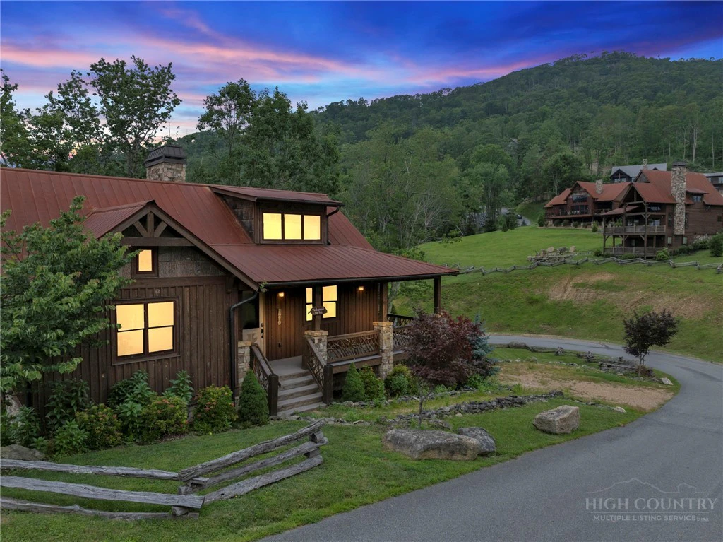 Image number 20 for the current listing