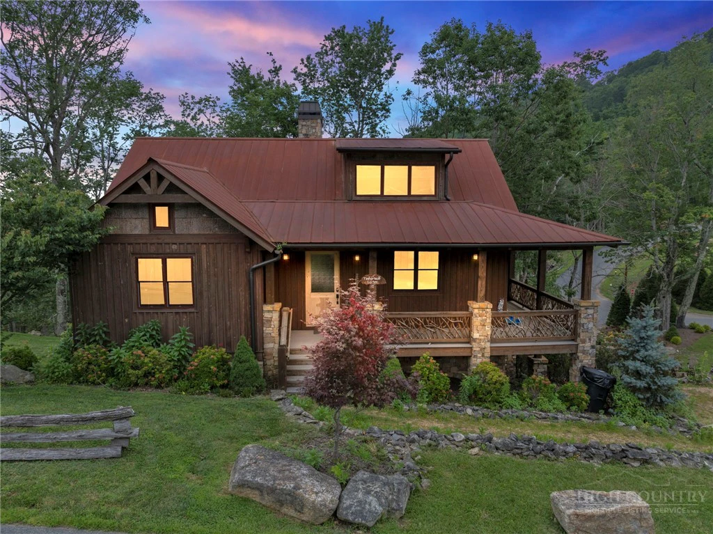 Image number 19 for the current listing