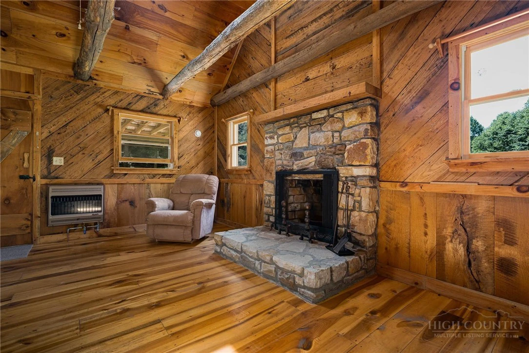 Image number 8 for the current listing