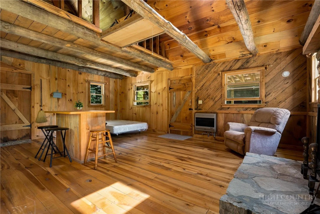 Image number 9 for the current listing