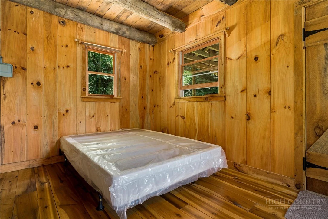 Image number 12 for the current listing