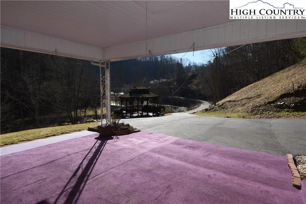 Image number 10 for the current listing