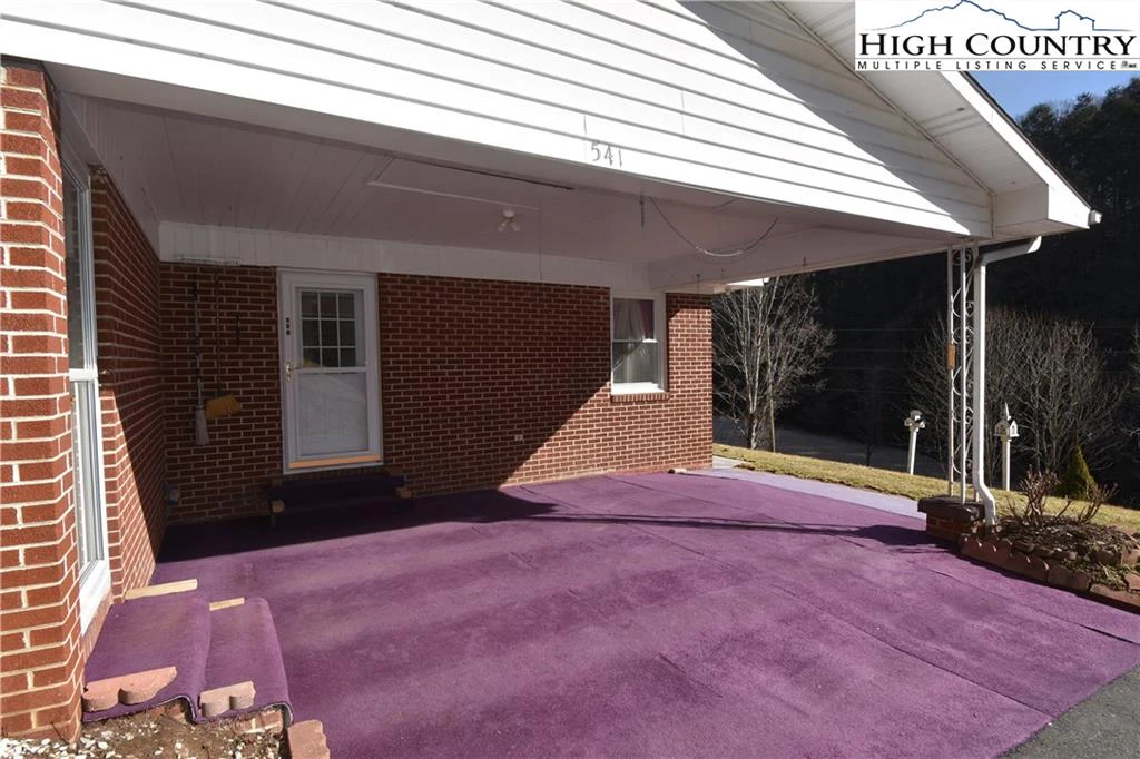 Image number 9 for the current listing