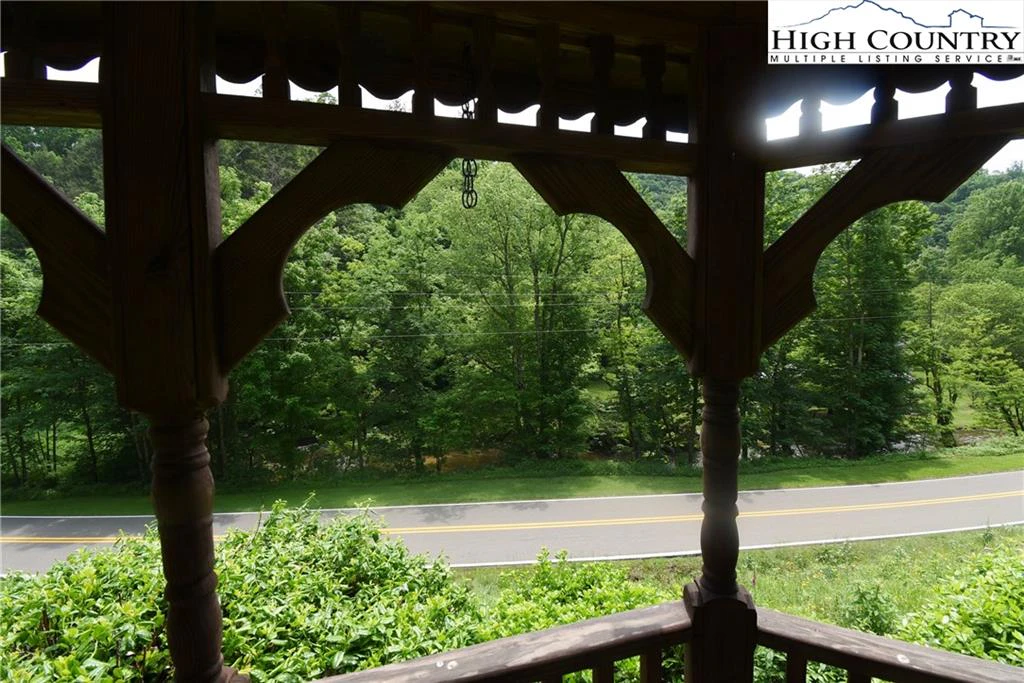 Image number 4 for the current listing