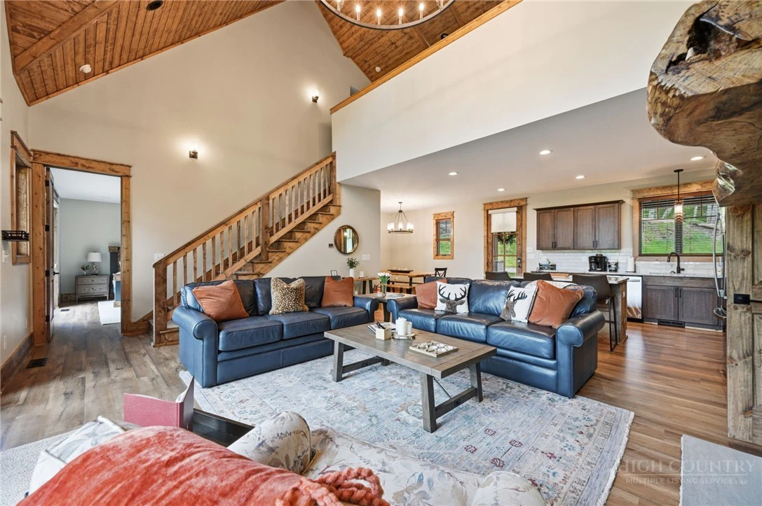 Image number 7 for the current listing