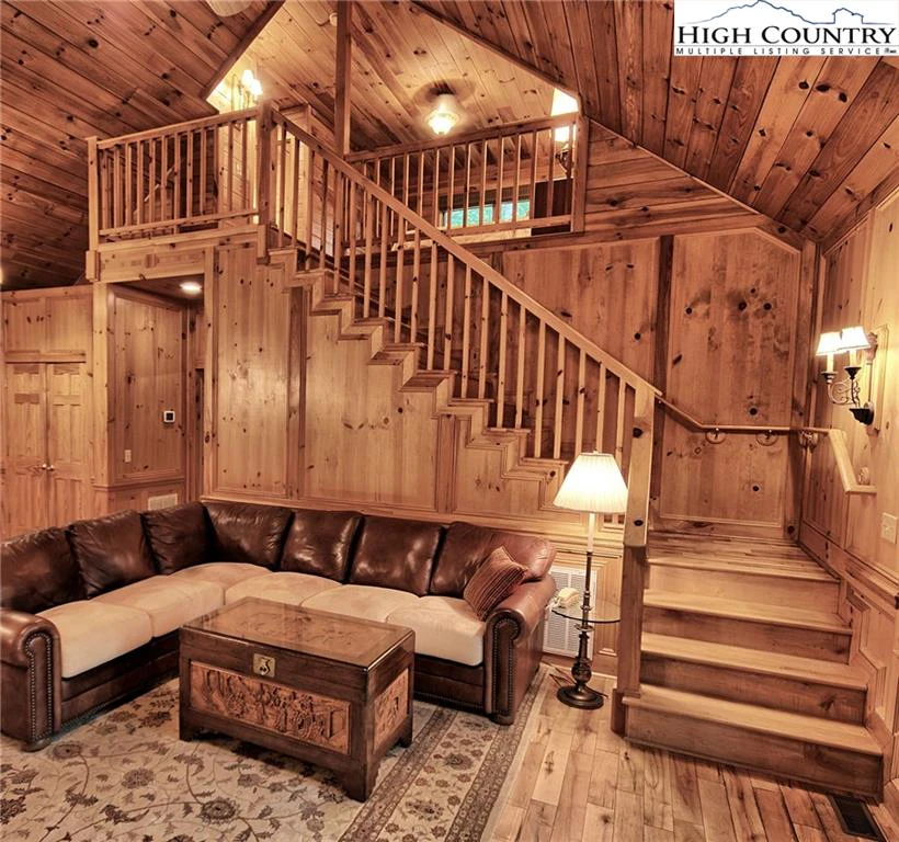 Image number 5 for the current listing