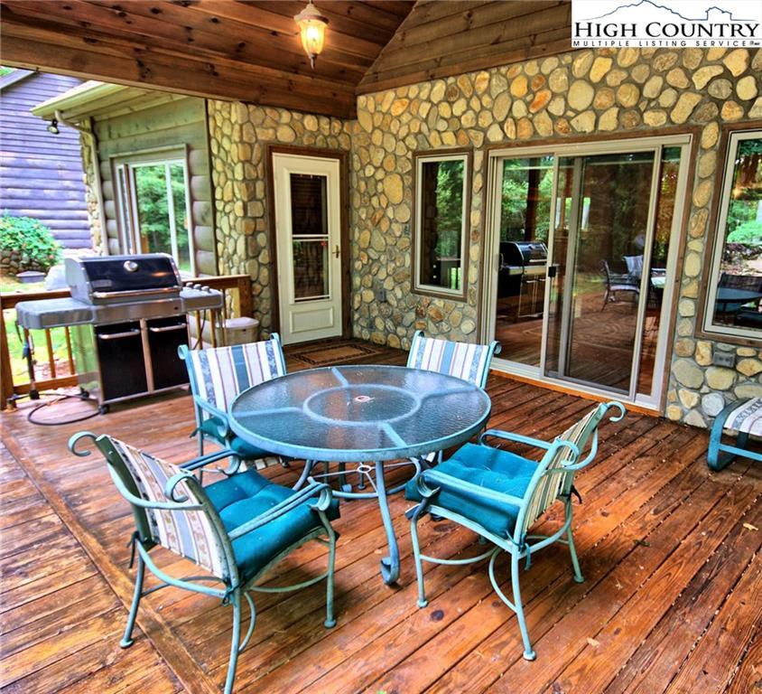Image number 12 for the current listing