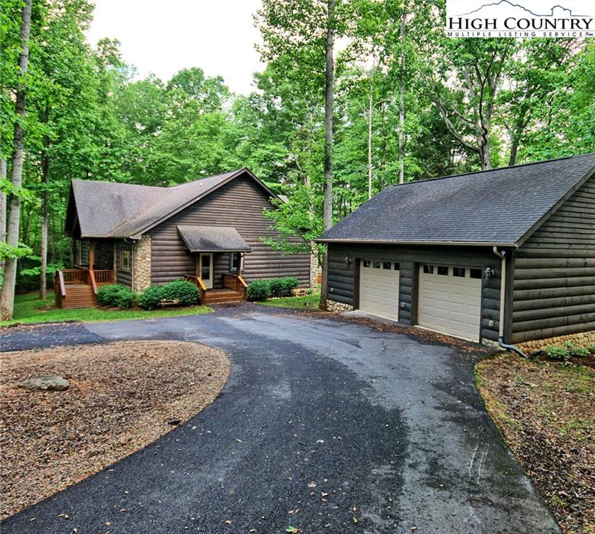 Image number 14 for the current listing