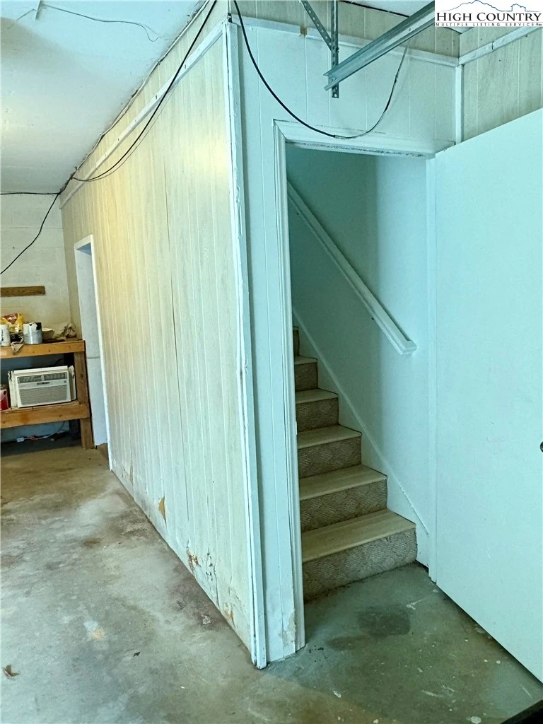 Image number 7 for the current listing
