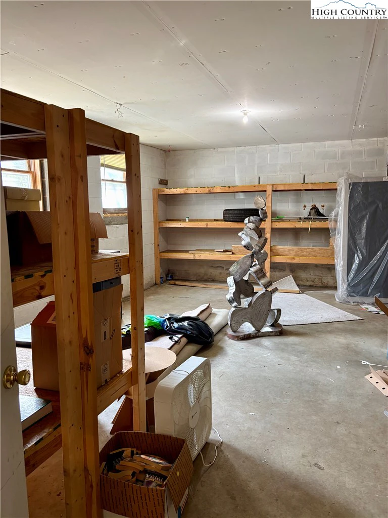 Image number 9 for the current listing