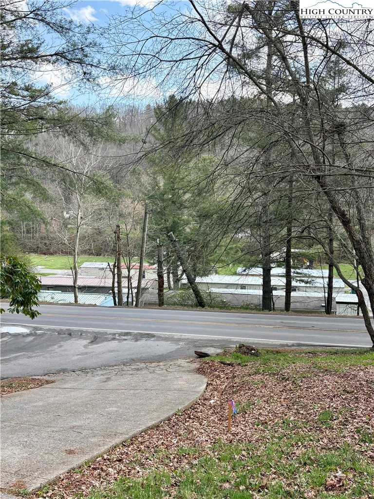Image number 14 for the current listing