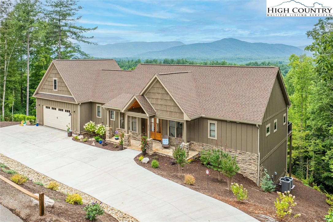 Image number 10 for the current listing